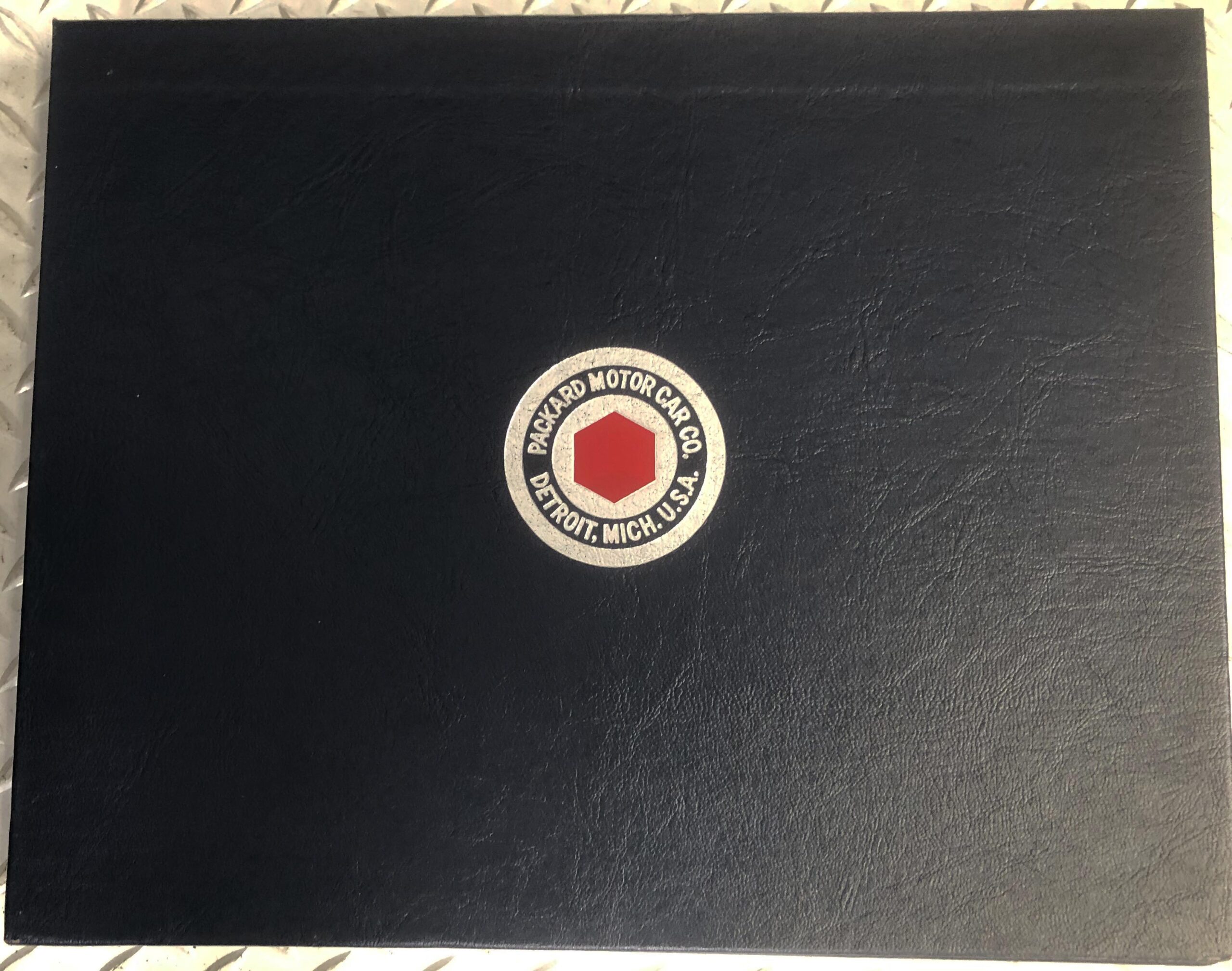 Packard the Pride - Leather Slipcase Limited Edition - Image 4